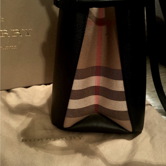 Pre-Owned Authentic Burberry Medium Banner House Check Derby Black Leath… - Picture 4 of 15